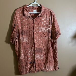 Linen blend button down vacation shirt. B6